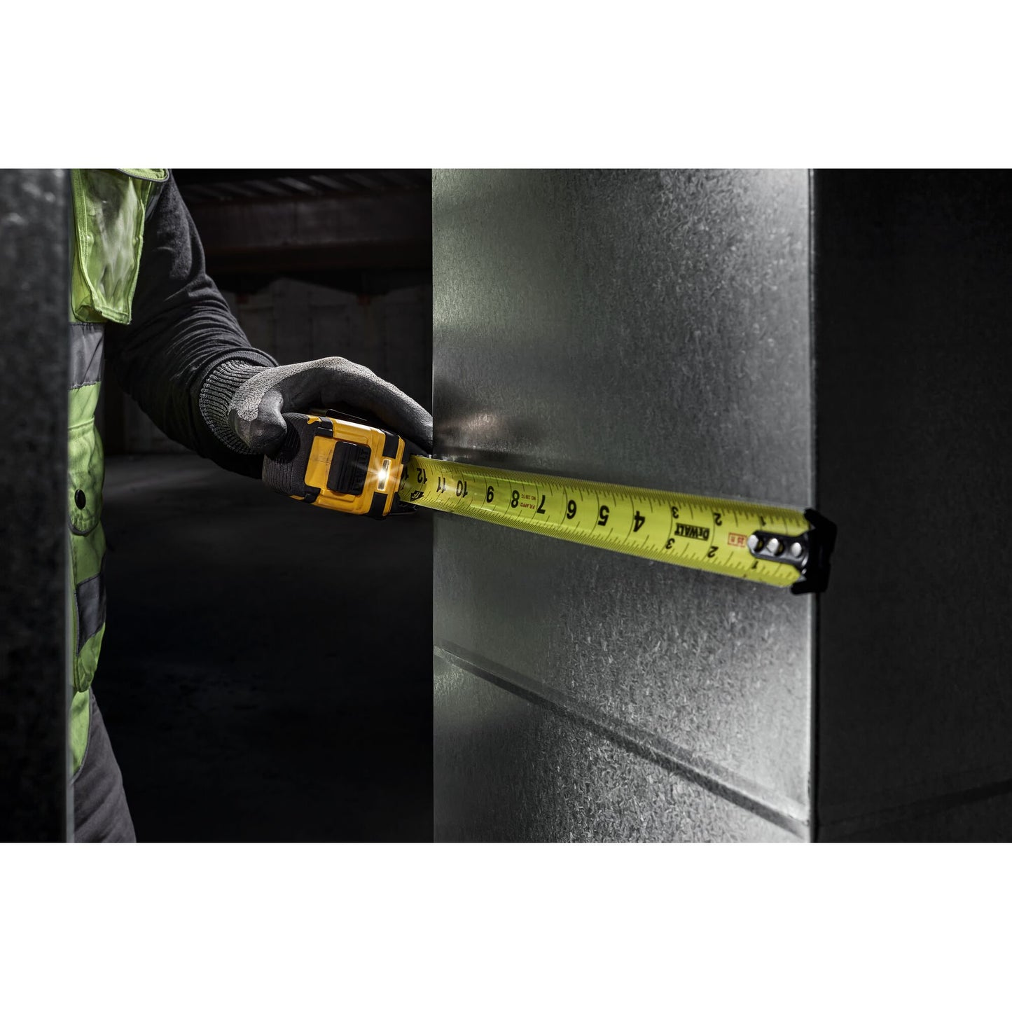 DeWalt DWHT35625S 25" LED Tape