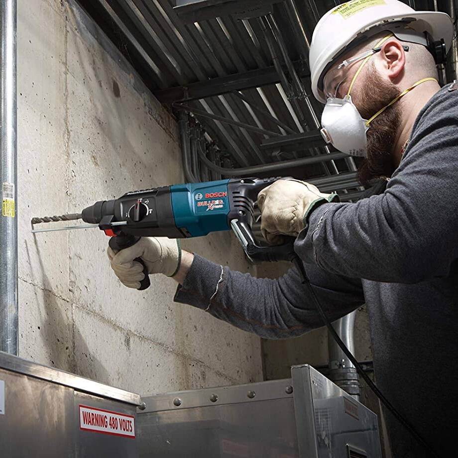 BOSCH 11255VSR Bulldog Xtreme - 8 Amp 1 Inch Corded Variable Speed Sds-Plus Concrete/Masonry Rotary Hammer Power Drill with Carrying Case, Blue