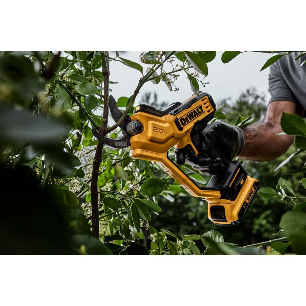 DeWalt DCPR320D1 20V MAX 1-1/2" Cordless Pruner Kit