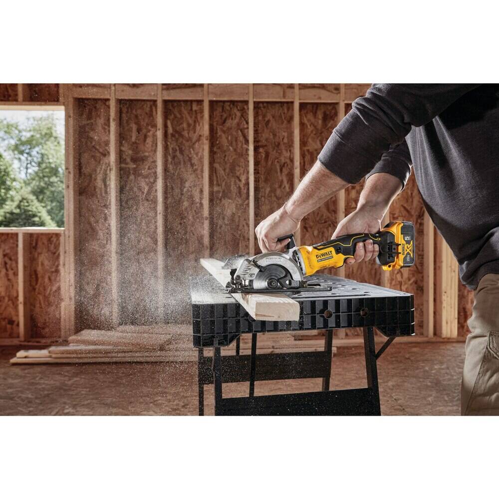 DEWALT DCS571P1 ATOMIC 20V MAX Circular Saw Kit, 4-1/2-Inch