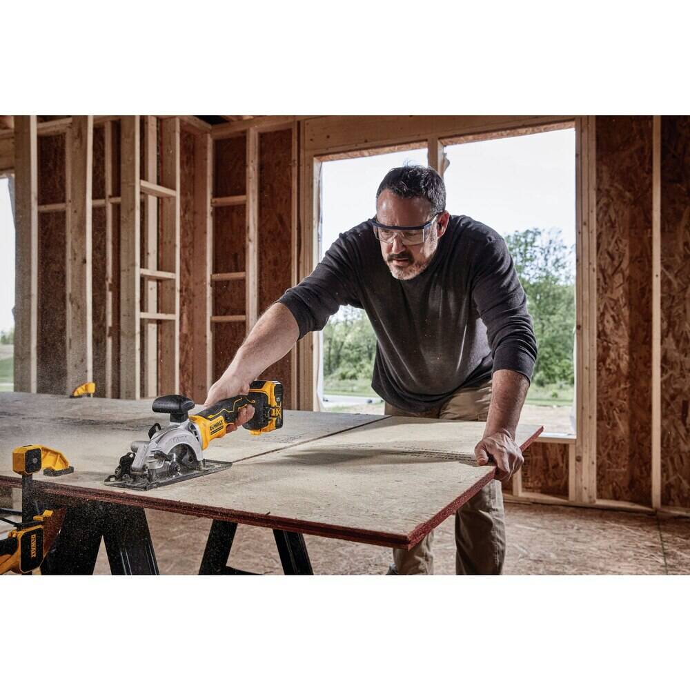 DEWALT DCS571P1 ATOMIC 20V MAX Circular Saw Kit, 4-1/2-Inch