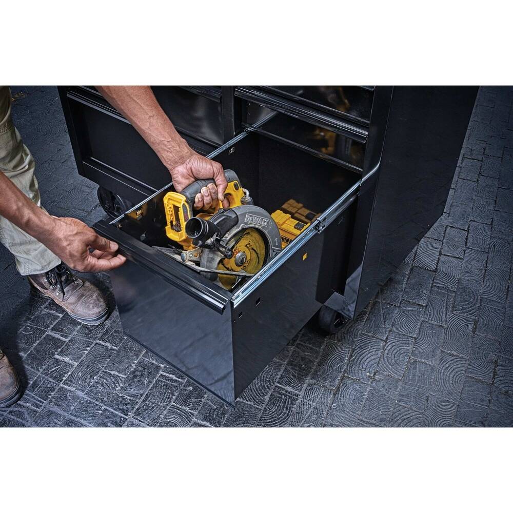 DeWalt Rolling Tool Cabinet