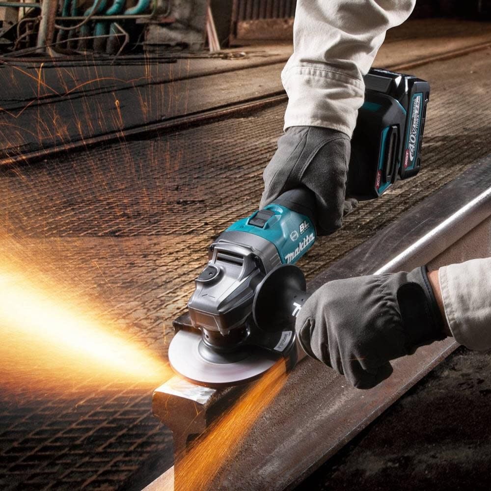 Makita GAG01M1 40V Max XGT GAG01M1 Brushless Cordless 4‐1/2” / 5" Angle Grinder Kit