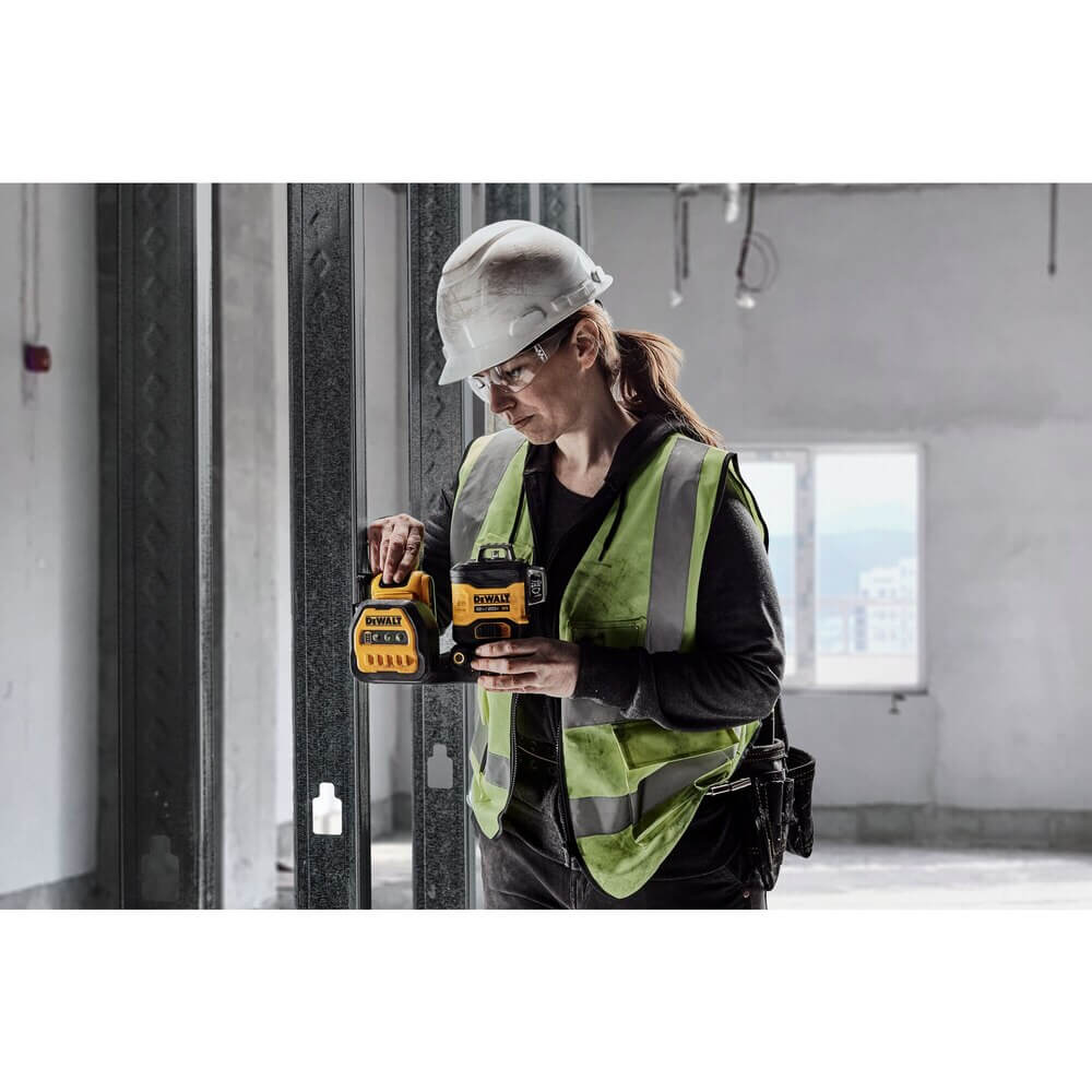DEWALT DCLE34030G 20V MAX* XR® 3 x 360 Green Laser
