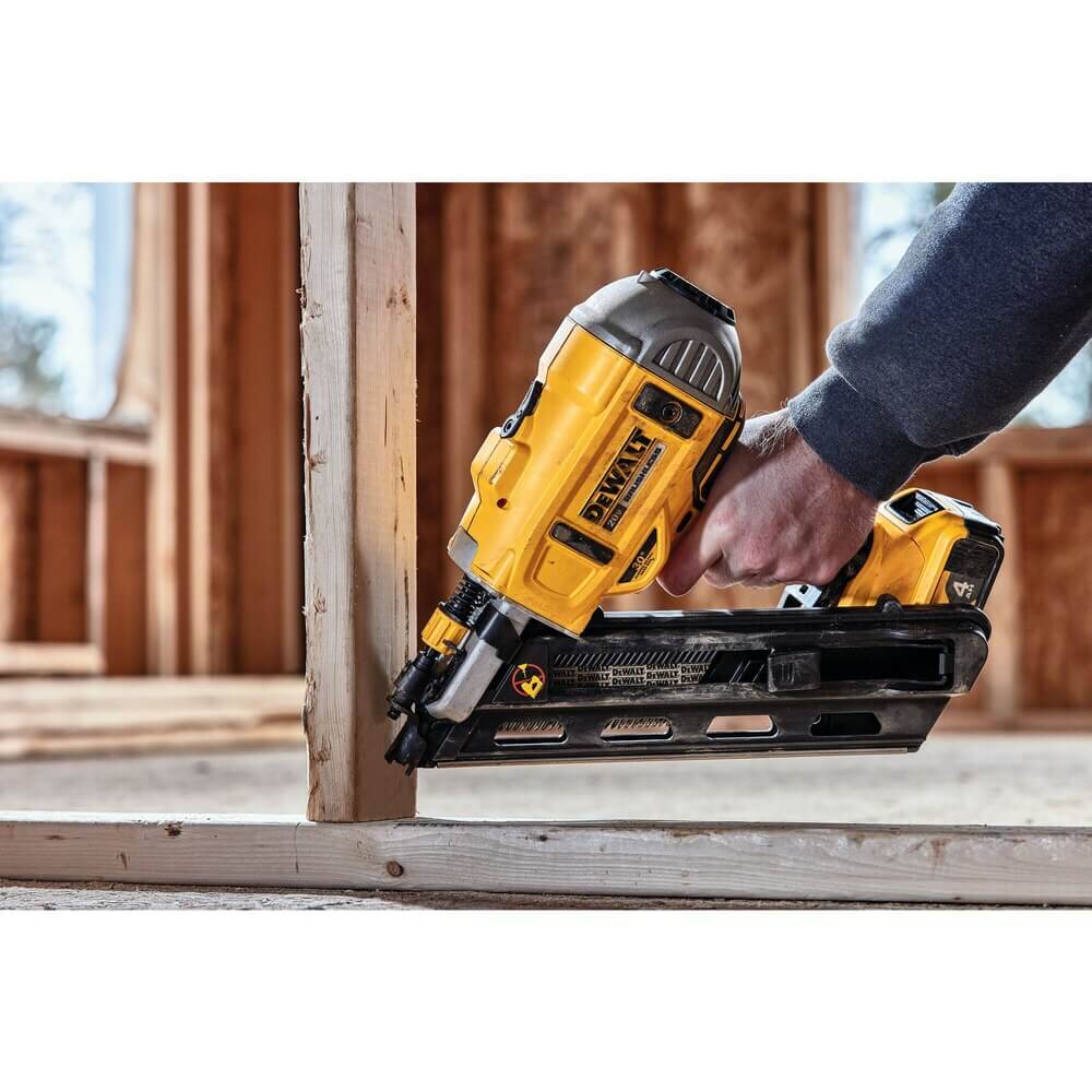 DEWALT DCN692B 20V MAX* Cordless 30° Paper Collated Framing Nailer