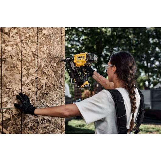 DEWALT DCN930P1 20V MAX* Brushless Cordless 30° Paper Tape Framing Nailer Kit