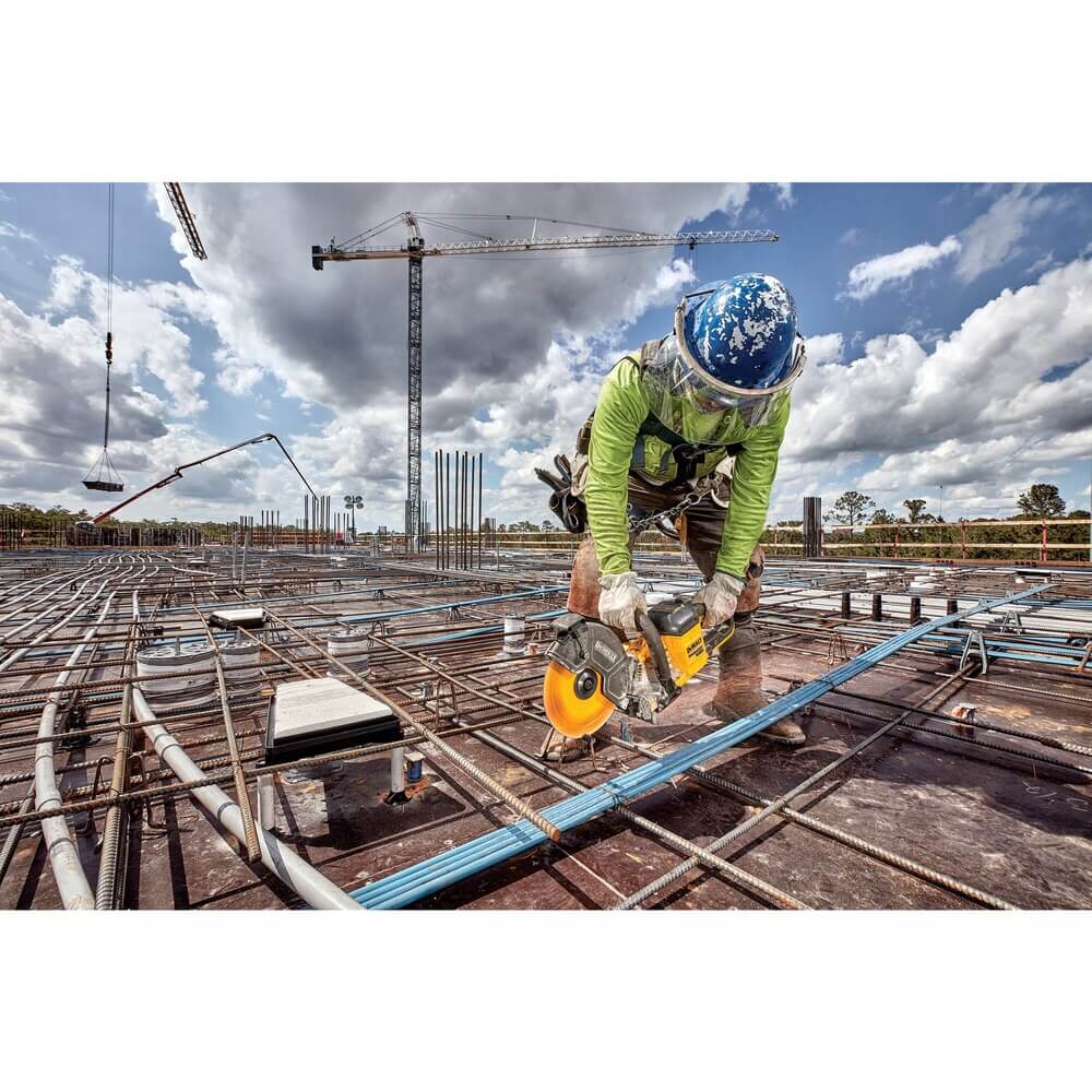 DEWALT DCS690X2 FLEXVOLT® 60V MAX* CORDLESS BRUSHLESS 9 IN. CUT-OFF SAW KIT
