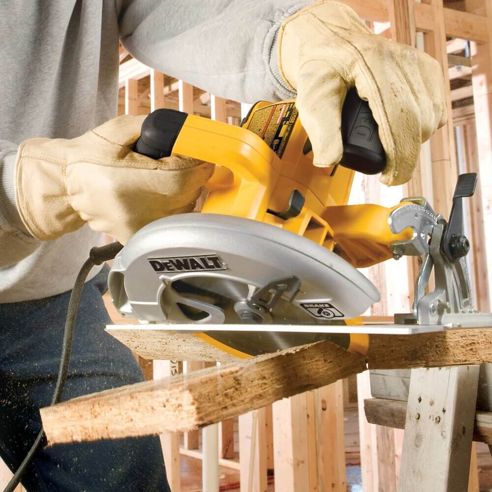 DEWALT DWE575SB 7-1/4 in. Lightweight Circular Saw
