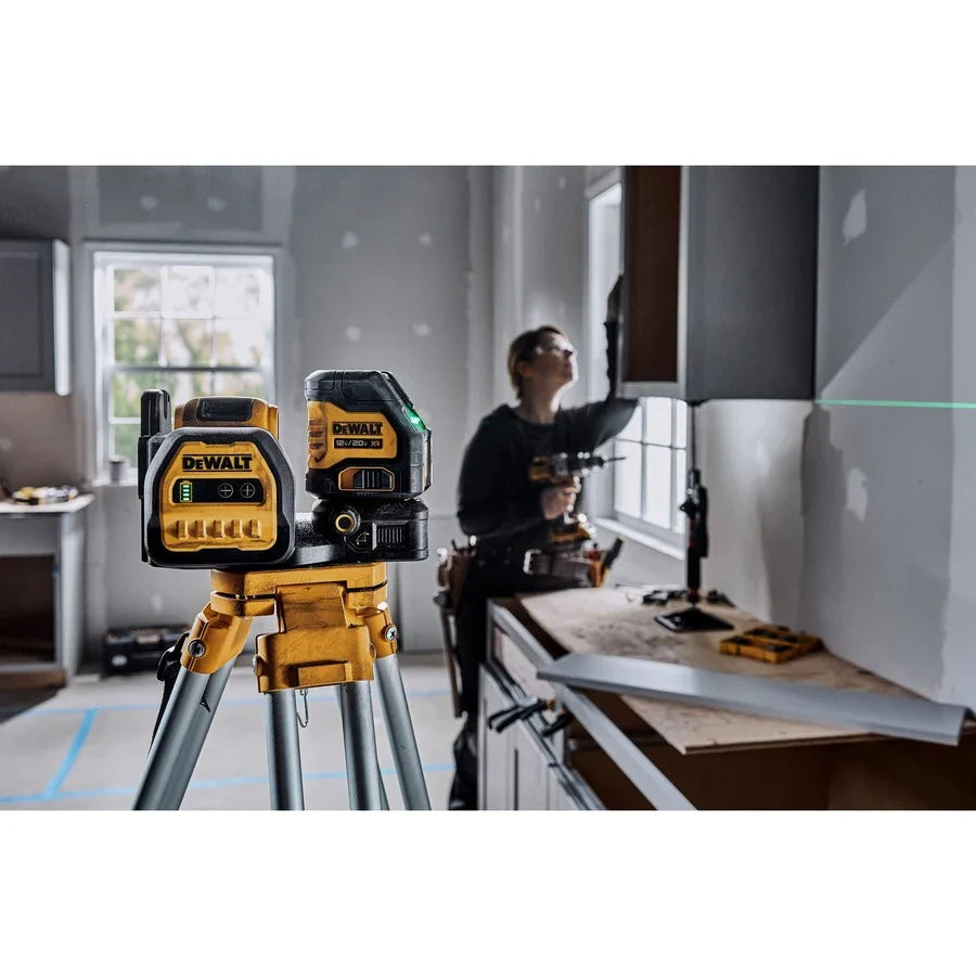 DEWALT DCLE34020G-QU 20V MAX* XR® Cordless Cross Line Green Laser Kit