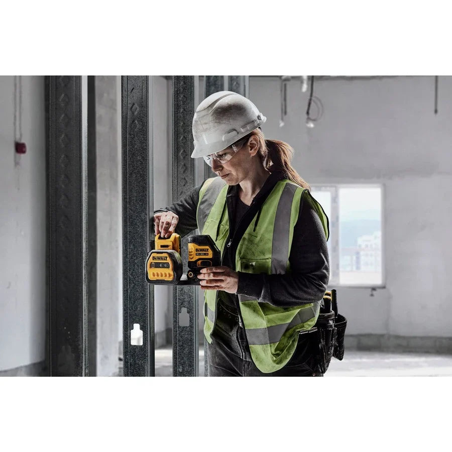 DEWALT DCLE34020G-QU 20V MAX* XR® Cordless Cross Line Green Laser Kit