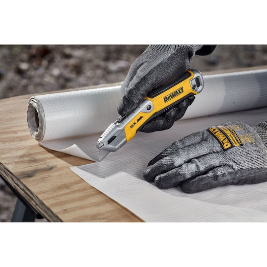 DEWALT DWHT10998 Retractable Utility Knife