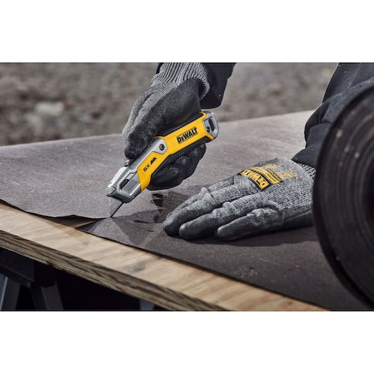 DEWALT DWHT10998 Retractable Utility Knife