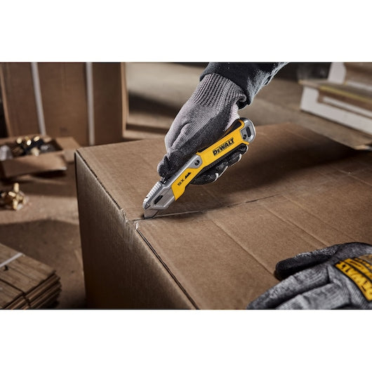 DEWALT DWHT10998 Retractable Utility Knife