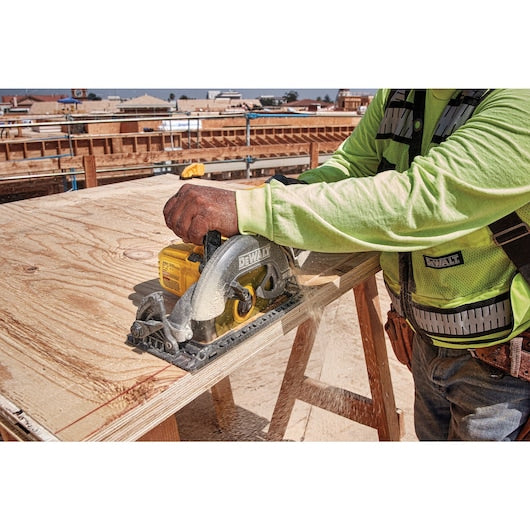 DEWALT DCS577B FLEXVOLT® 60V MAX* 7-1/4 in. Cordless Worm Drive Style Saw (Tool Only)