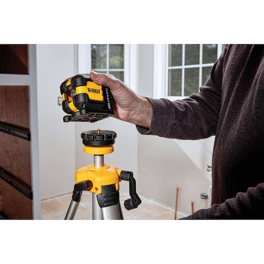 Nivel láser de línea cruzada verde DEWALT DW08802CG