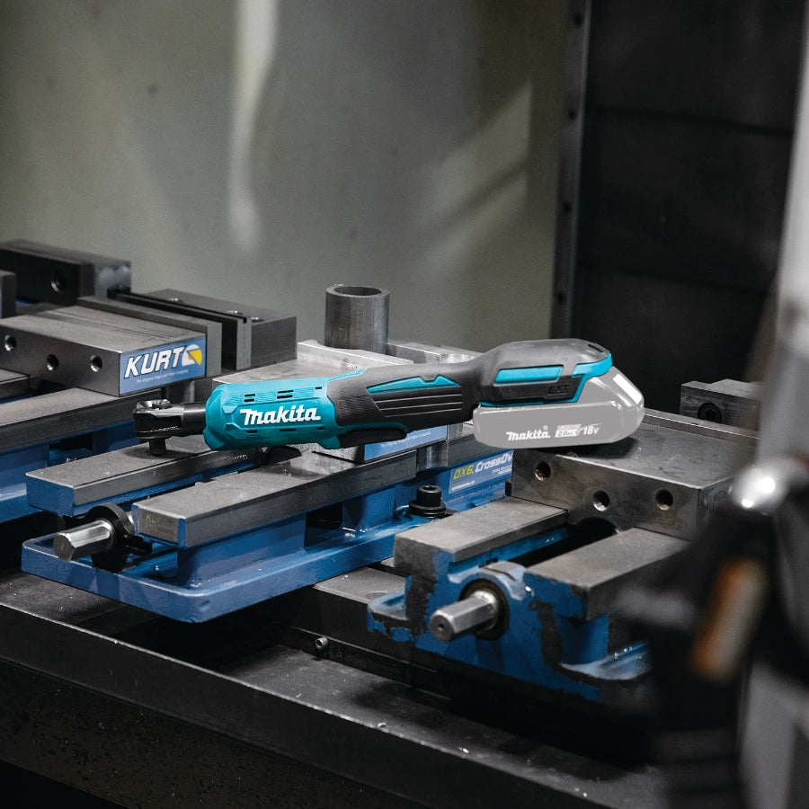Makita XRW01Z 18V LXT® Lithium‑Ion Cordless 3/8" / 1/4" Sq. Drive Ratchet (Tool Only)