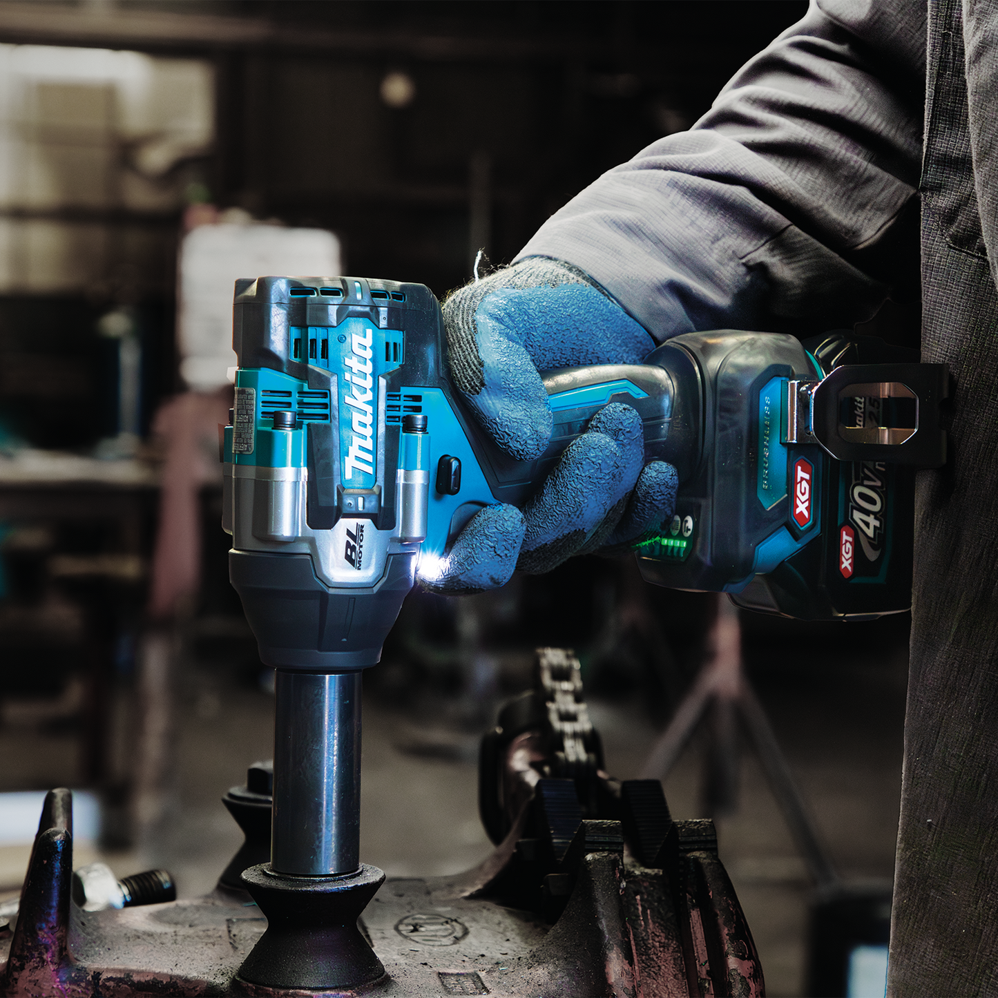 Makita GWT07D 40V max XGT® Brushless Cordless 4-Speed Mid-Torque 1/2" Sq. Drive Impact Wrench Kit w/ Friction Ring Anvil (2.5Ah)