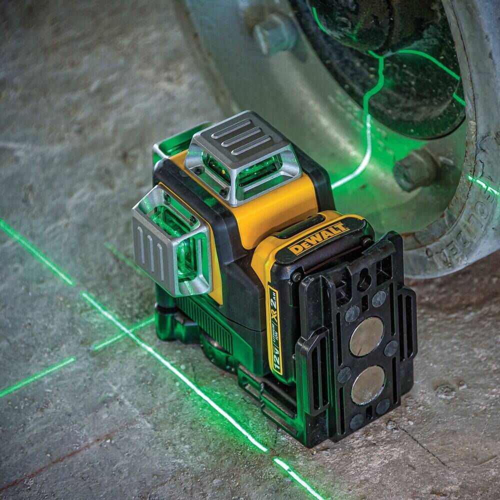 DEWALT 12V MAX Line Laser, 3 X 360, Green (DW089LG) , Yellow