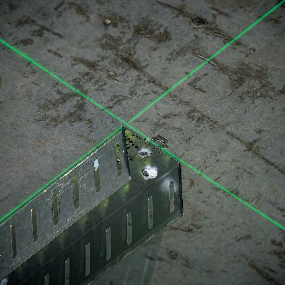 DEWALT 12V MAX Line Laser, 3 X 360, Green (DW089LG) , Yellow
