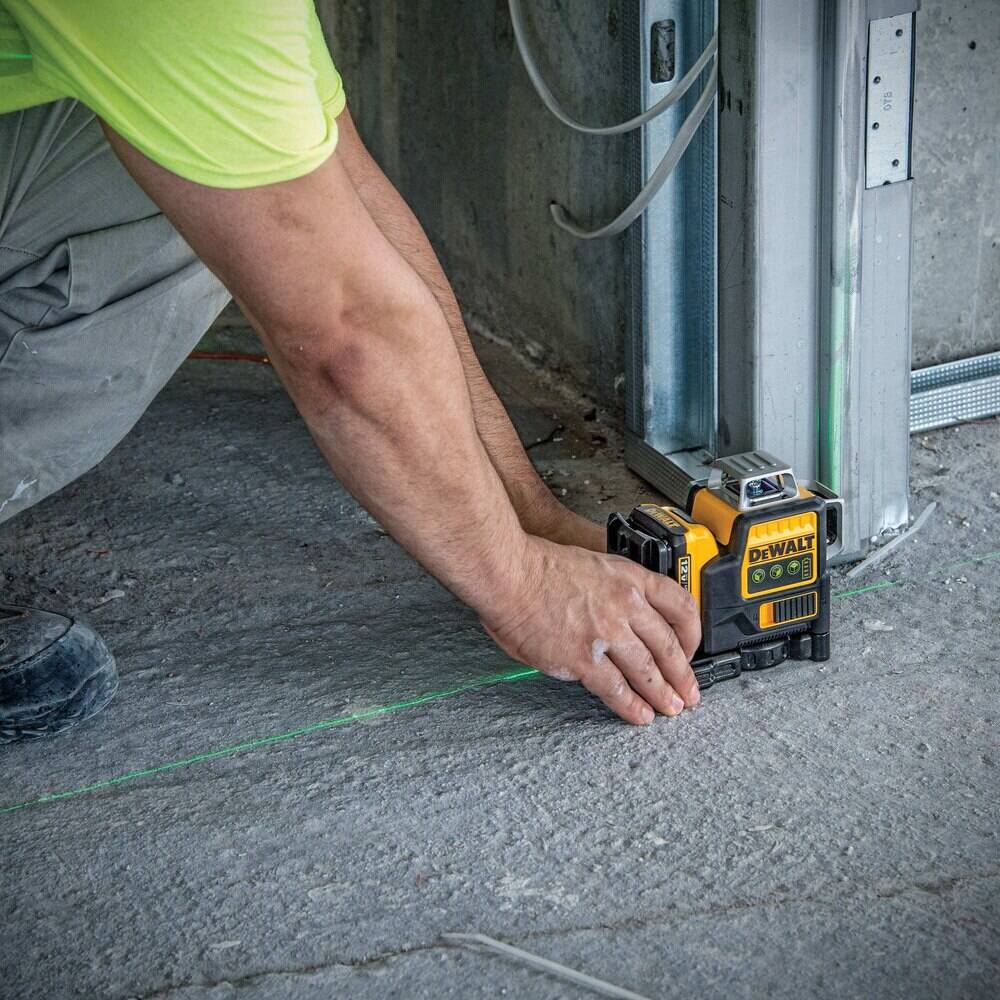 DEWALT 12V MAX Line Laser, 3 X 360, Green (DW089LG) , Yellow