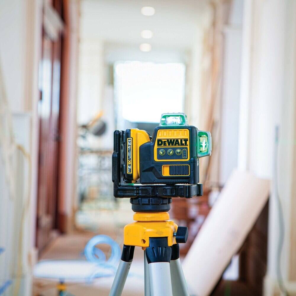 DEWALT 12V MAX Line Laser, 3 X 360, Green (DW089LG) , Yellow