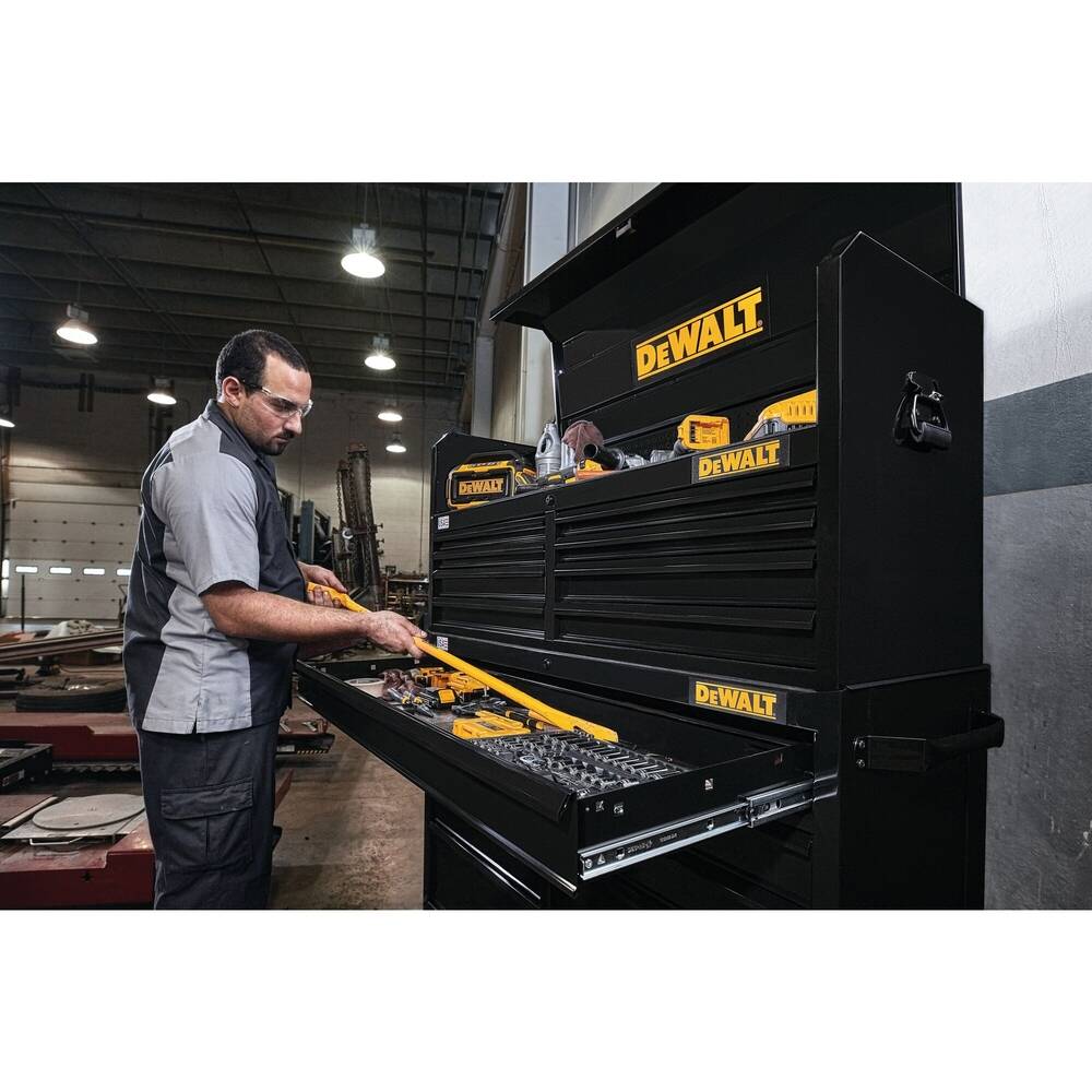 DeWalt Rolling Tool Cabinet