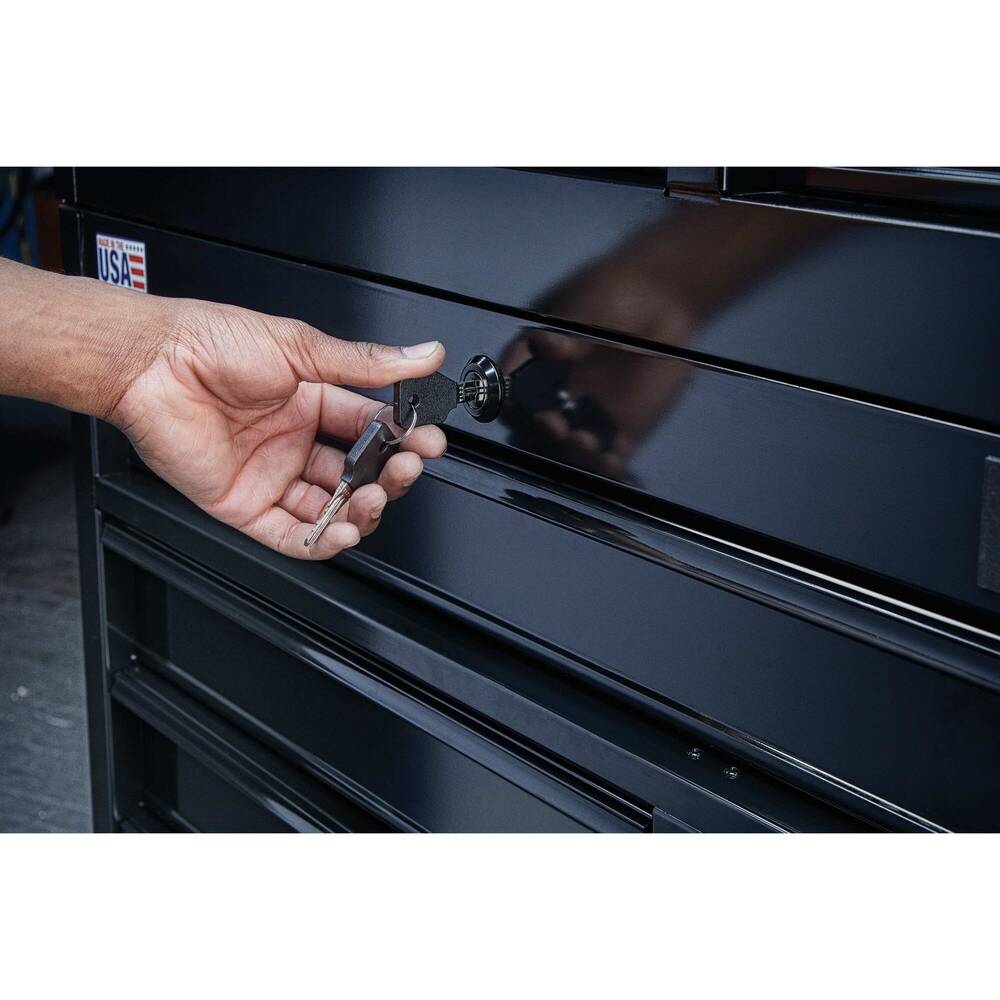 DeWalt Rolling Tool Cabinet